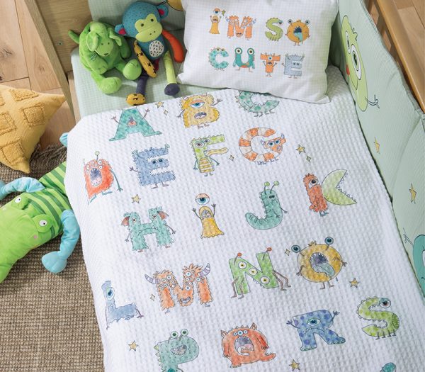 ΒΡΕΦΙΚΗ ΚΟΥΒΕΡΤΑ ΠΙΚΕ ΚΟΥΝΙΑΣ ALPHABET MONSTER 110X150 WHITE NEF-NEF HOMEWARE