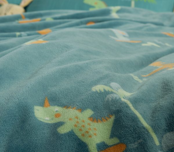 ΠΑΙΔΙΚΗ ΚΟΥΒΕΡΤΑ FLEECE DINOS ON WHEELS 160Χ220 NEF-NEF HOMEWARE PETROL - Image 3